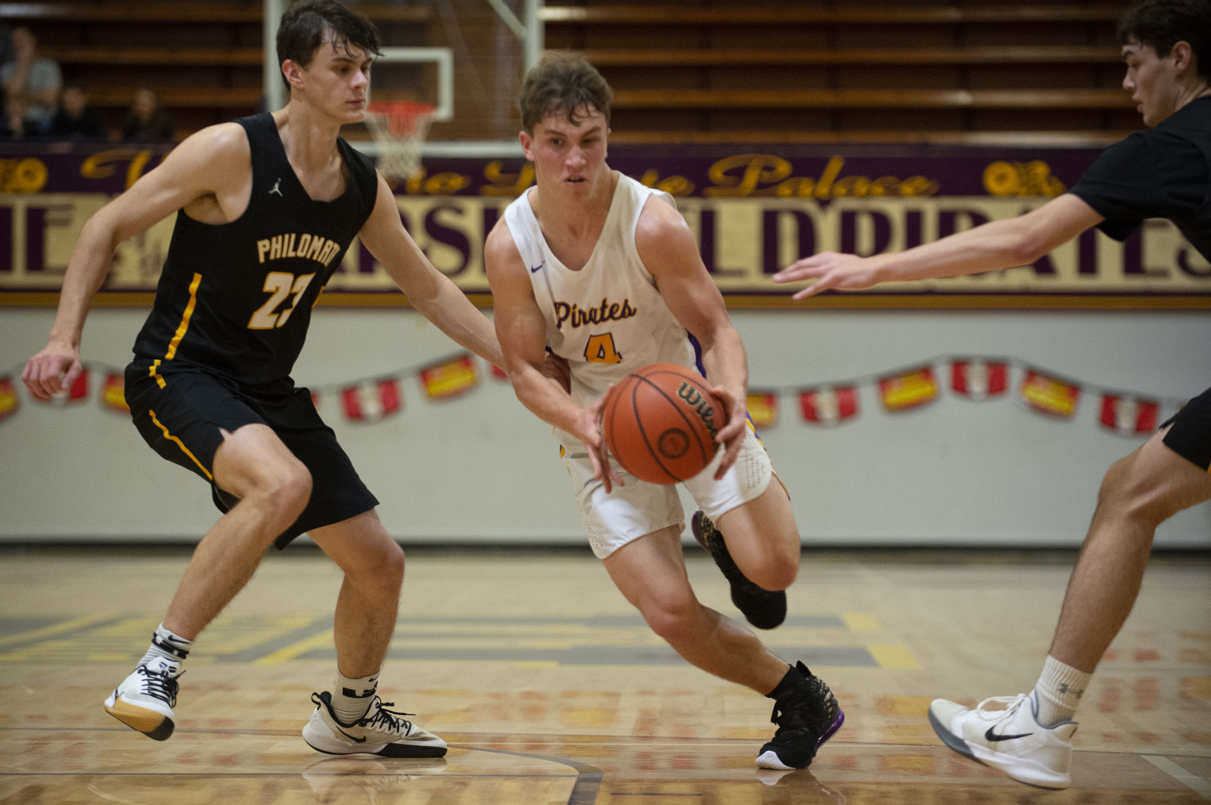 Les Schwab South Coast Holiday Basketball Tournament